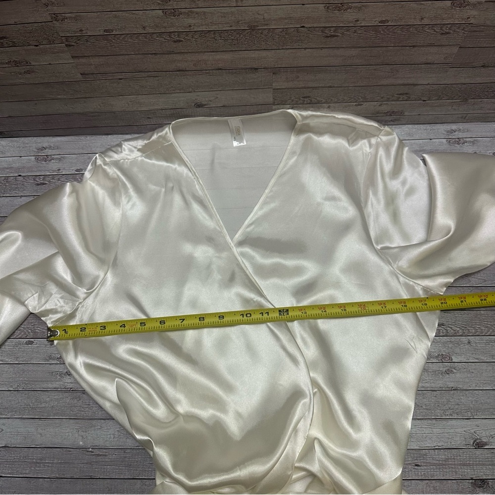 Flora Nikrooz Cream Satin Robe L/XL - Picture 4 of 7